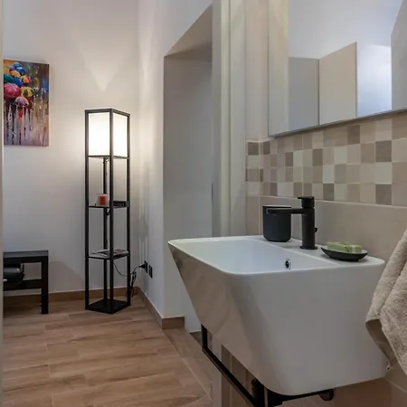 Residenza San Leonardo - Centro Storico Apartment *