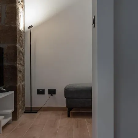 Residenza San Leonardo - Centro Storico Apartment *